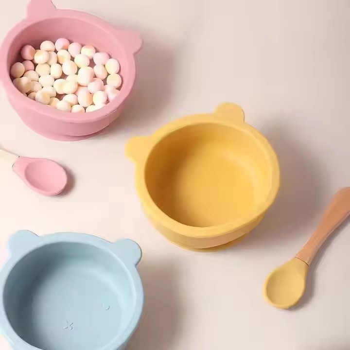 Hot Selling Baby Feeding Suction Bowl Children's Training Tableware Food Grade Silicone Baby Bowl With Spoon